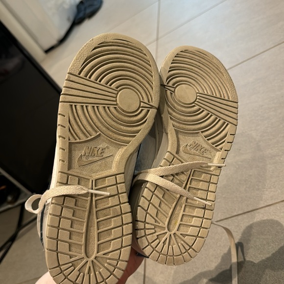 Nike Dunk High - Picture 6 of 9